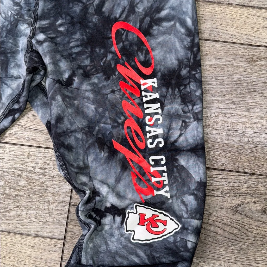NFL Kansas City Chiefs Black Tie-Dye Leggings - Image 2