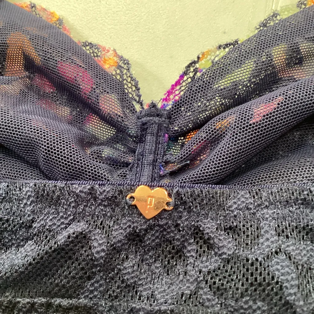 Victoria’s Secret PINK Unpadded Lace Bralette - Image 4