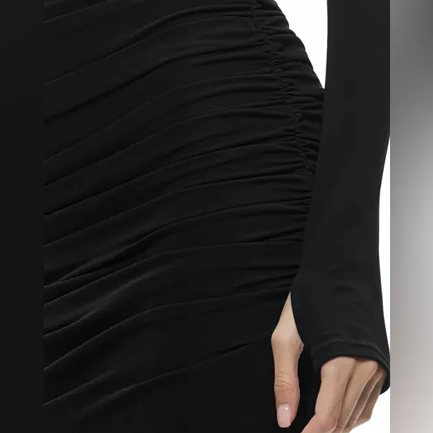 Alice and Olivia Katherina Ruched Long Sleeve Gown, Size 10, $595 - Image 6