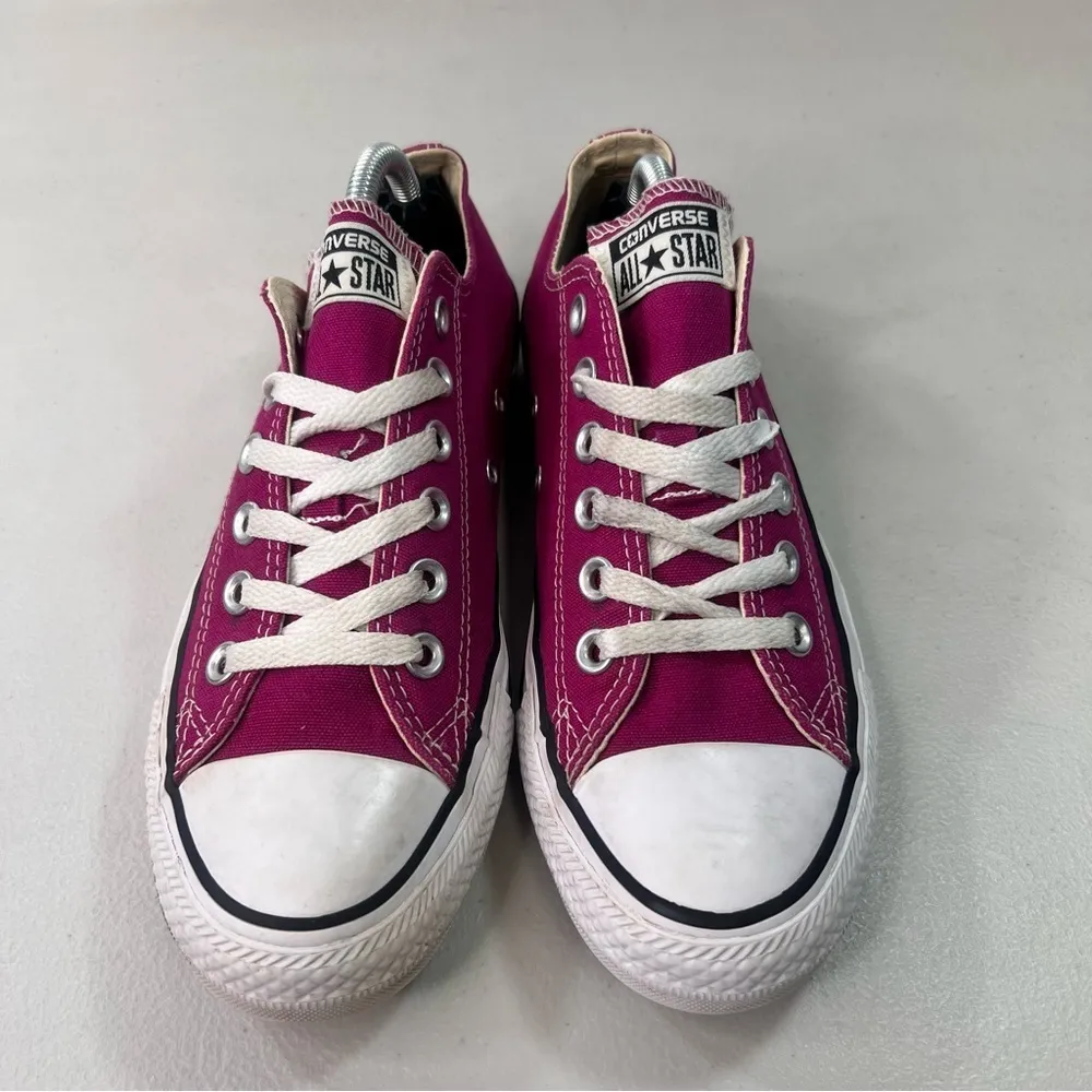 Converse Chuck Taylor All Star Unisex Shoe Size 7.5 or 5.5 SKU#24370 - Image 2