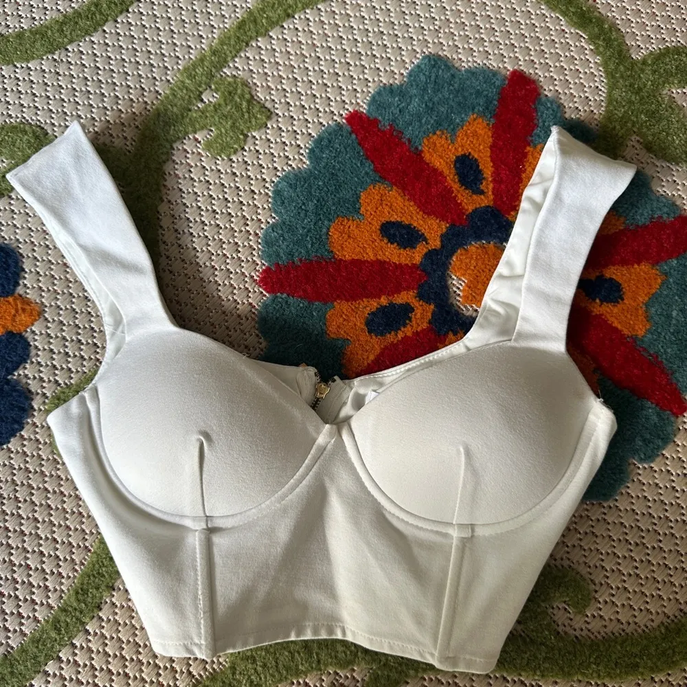 superdown Revolve  Wren Bustier Top in White - Image 8