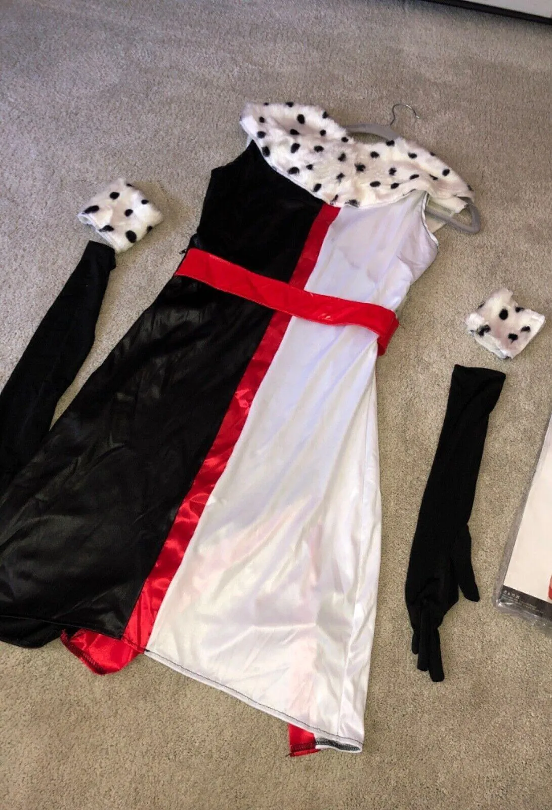 Women's Devilish Dalmatian Diva Medium Halloween Costume - Image 3