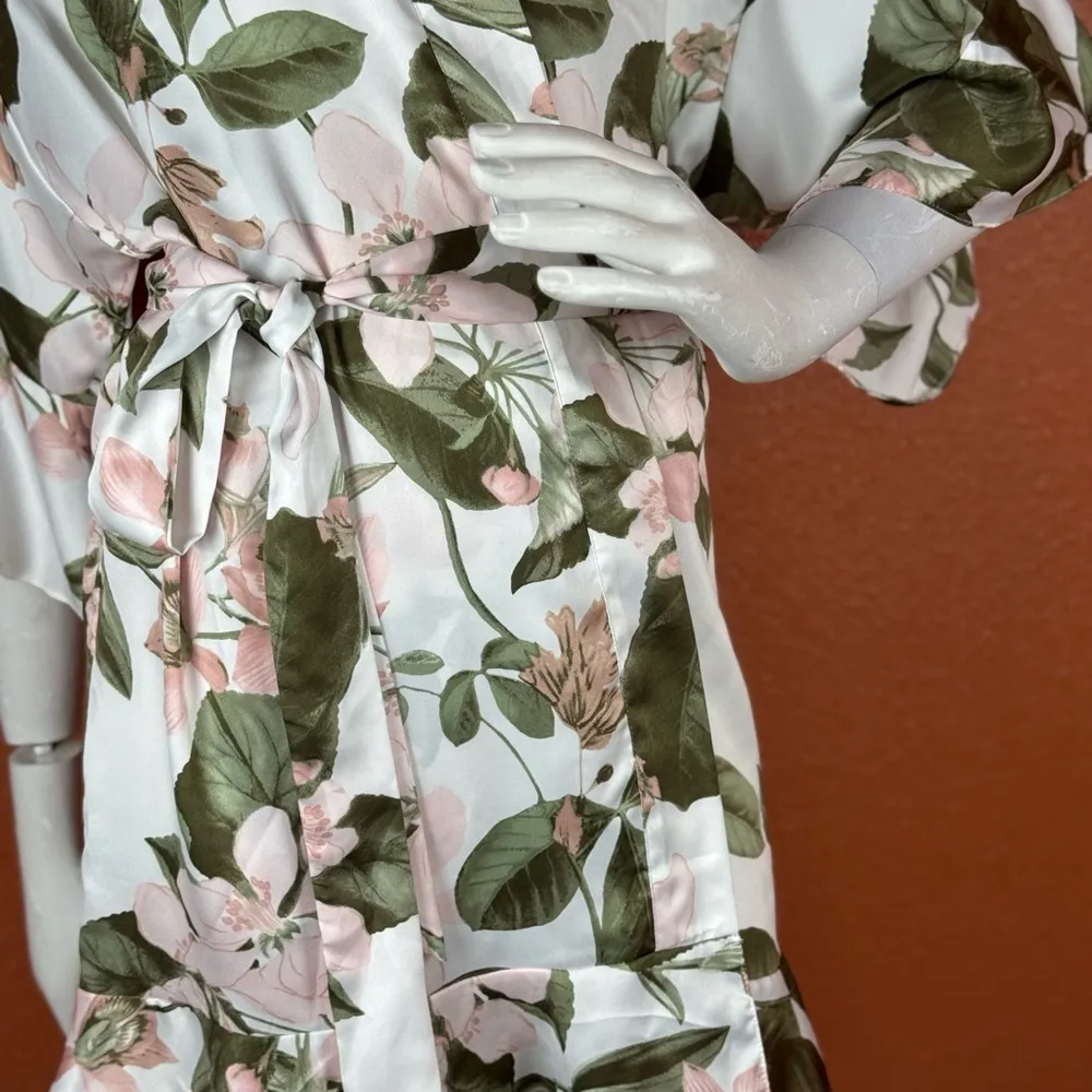 Victorias Secret Medium Here Comes The Bride Floral Satin  Wrap Robe S-XS  D4 - Image 8