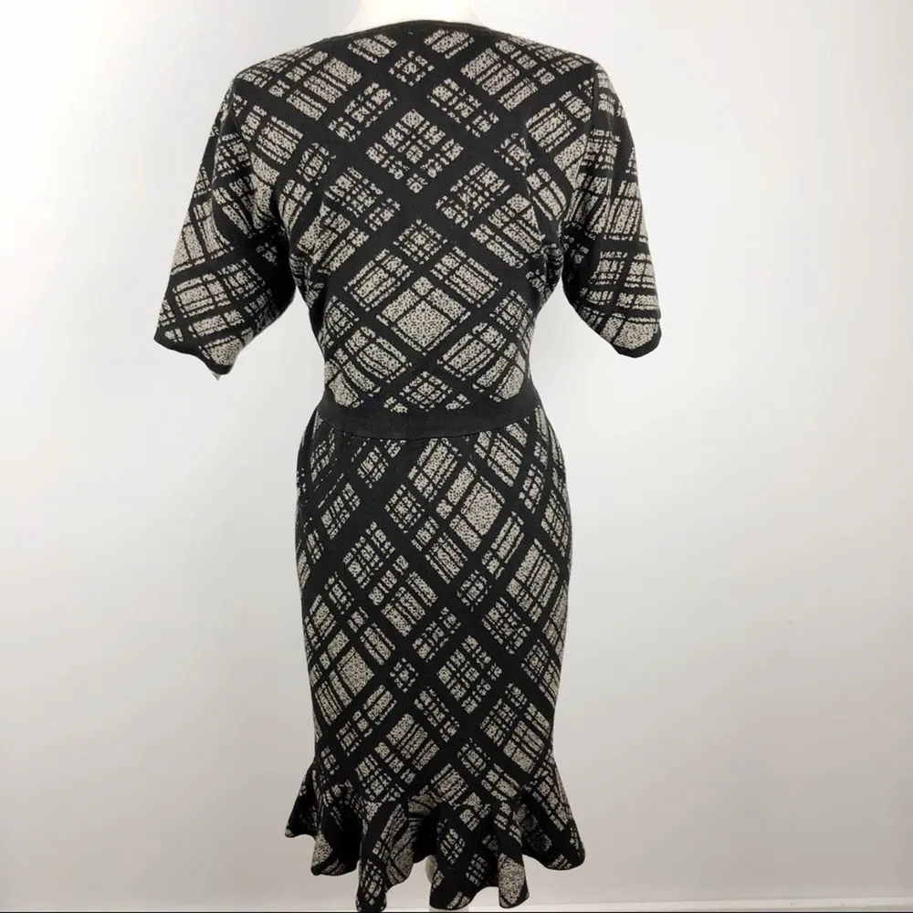 NWT Nina Leonard Plaid Printed Ruffle Hem Knit Dress Large Office Job Career - Image 3