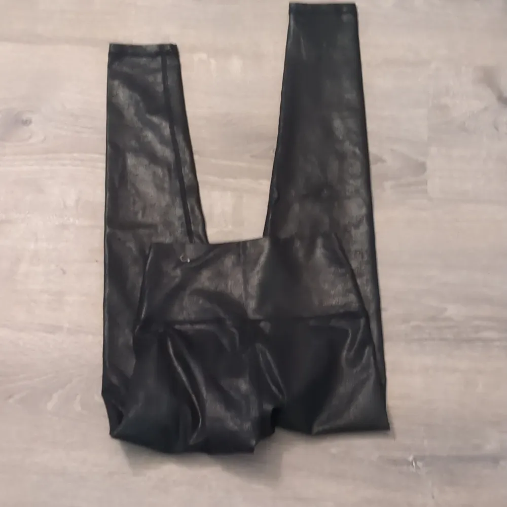 Aerie offline black faux leather leggings size small - Image 3