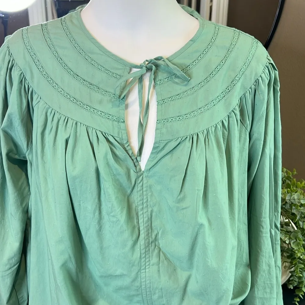 Universal Threads UNIVERSAL THREAD Green Swiss Dot Peasant Top Size Medium NWT - Image 2