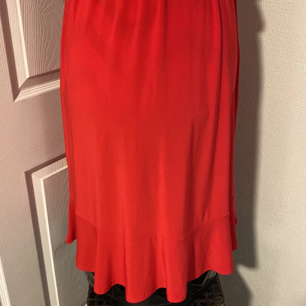 Lennie for Nina Leonard women’s red stretch dress , gold chain belt size L - Image 5