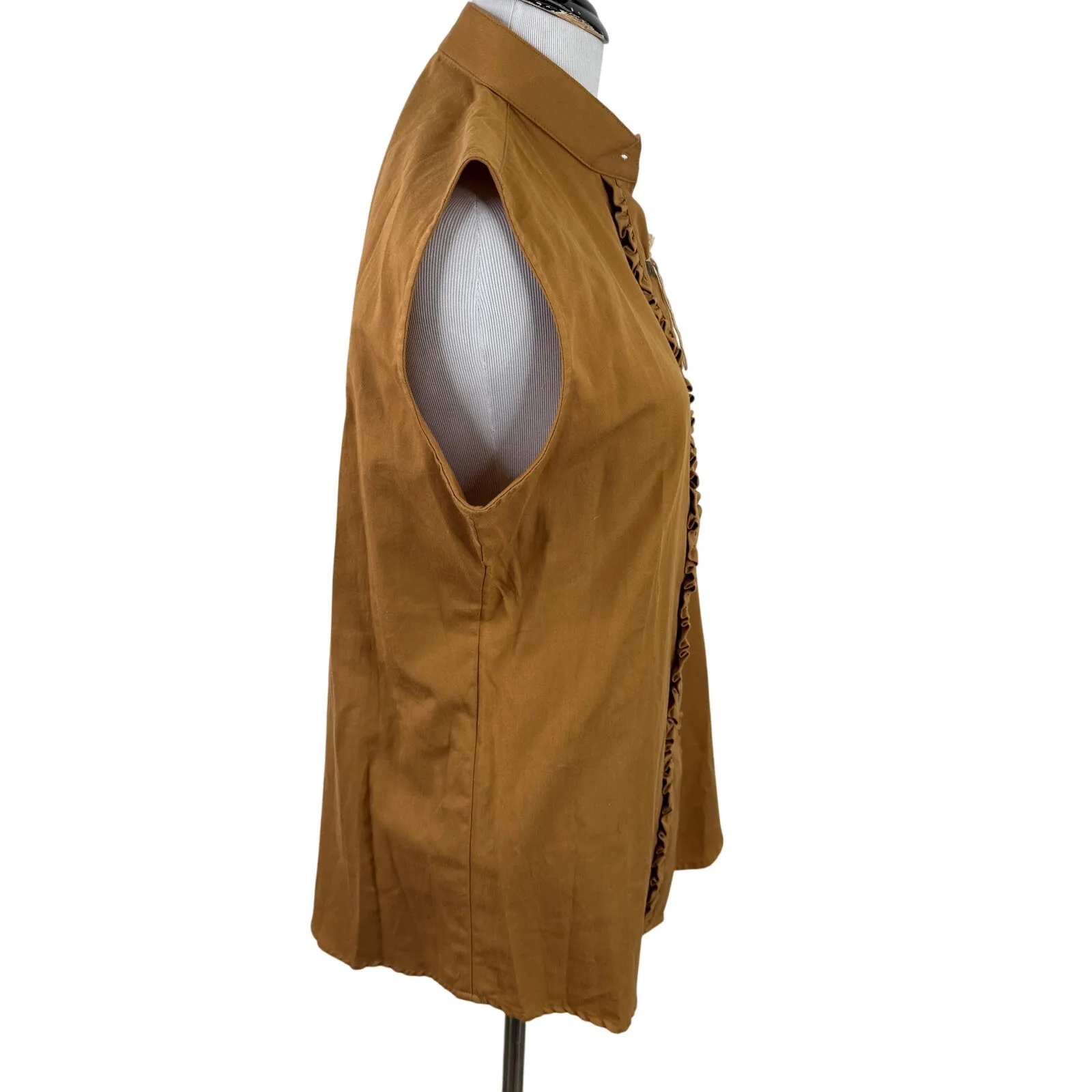 King Ranch Women's Brown Ruffle High Neck Sleeveless Shirt NWT Size Large - Image 3