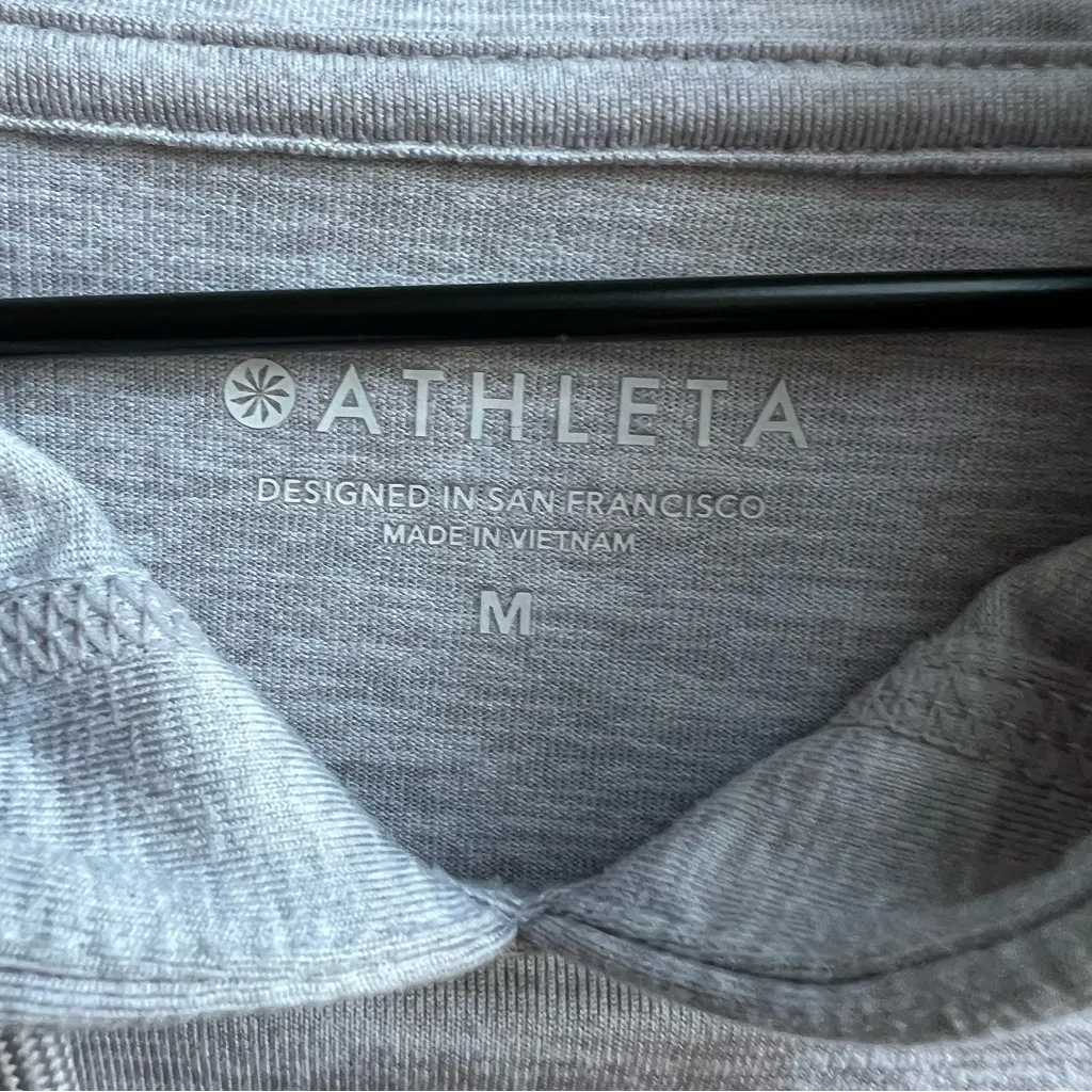 Athleta Uptempo Crop Hoodie Heather Gray Size Medium Lightweight Pullover - Image 4