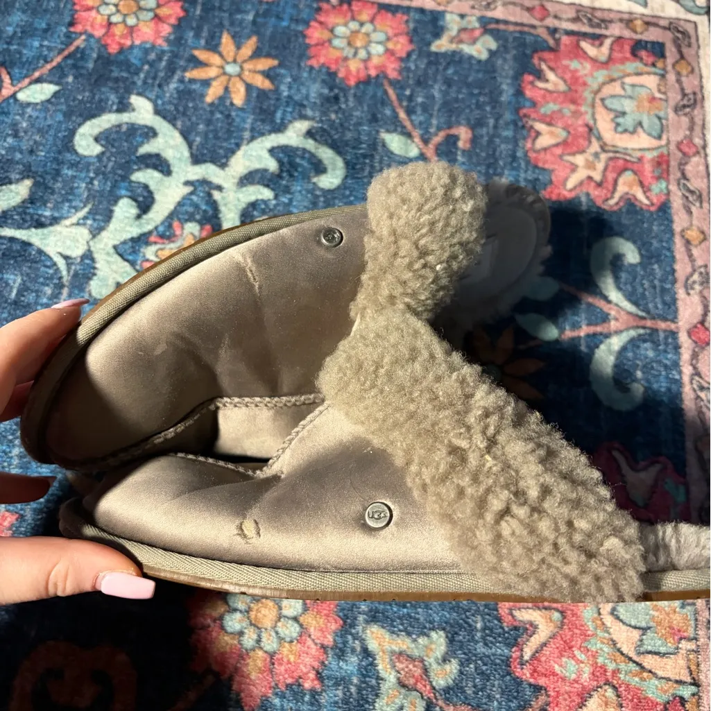 UGG  Women's Taupe Shearling Slippers - Image 7
