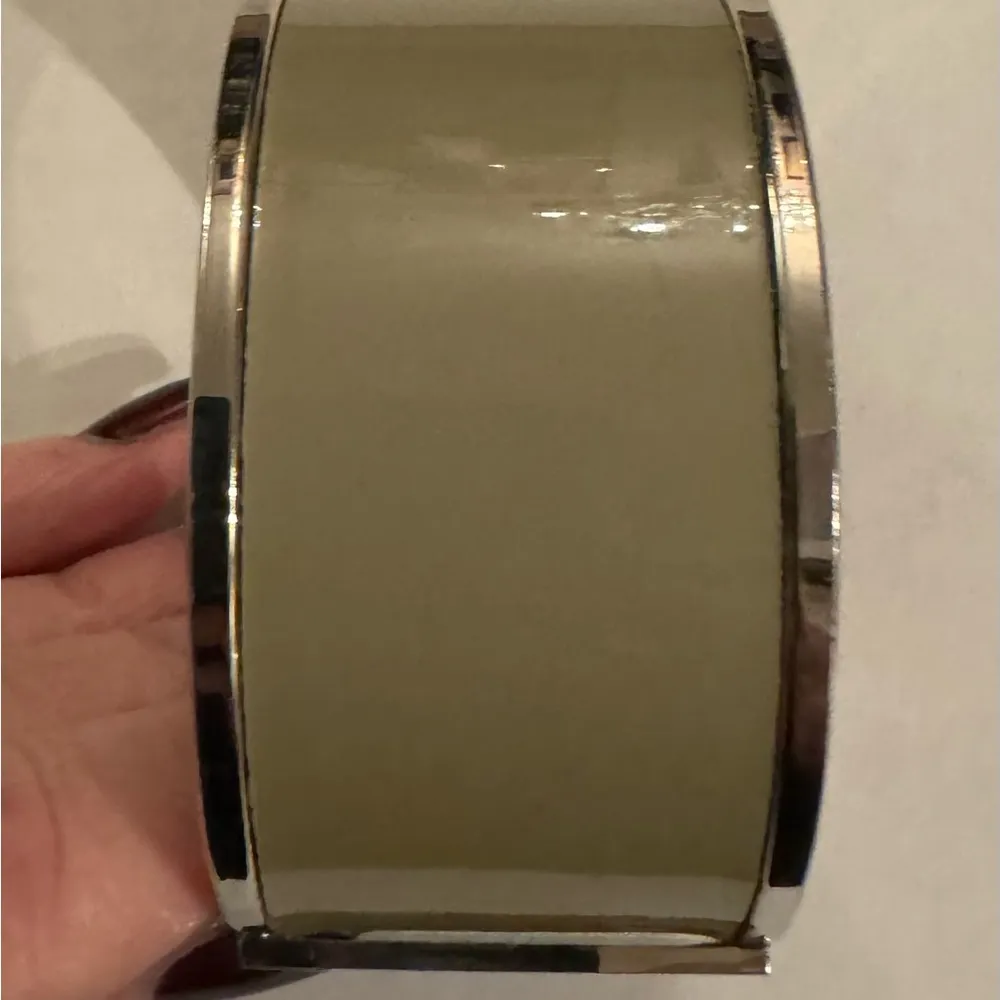 Vince Camuto Women’s Cuff Bracelet, Putty Gray & Silver, 2-1/2” Round, Jewelry - Image 5