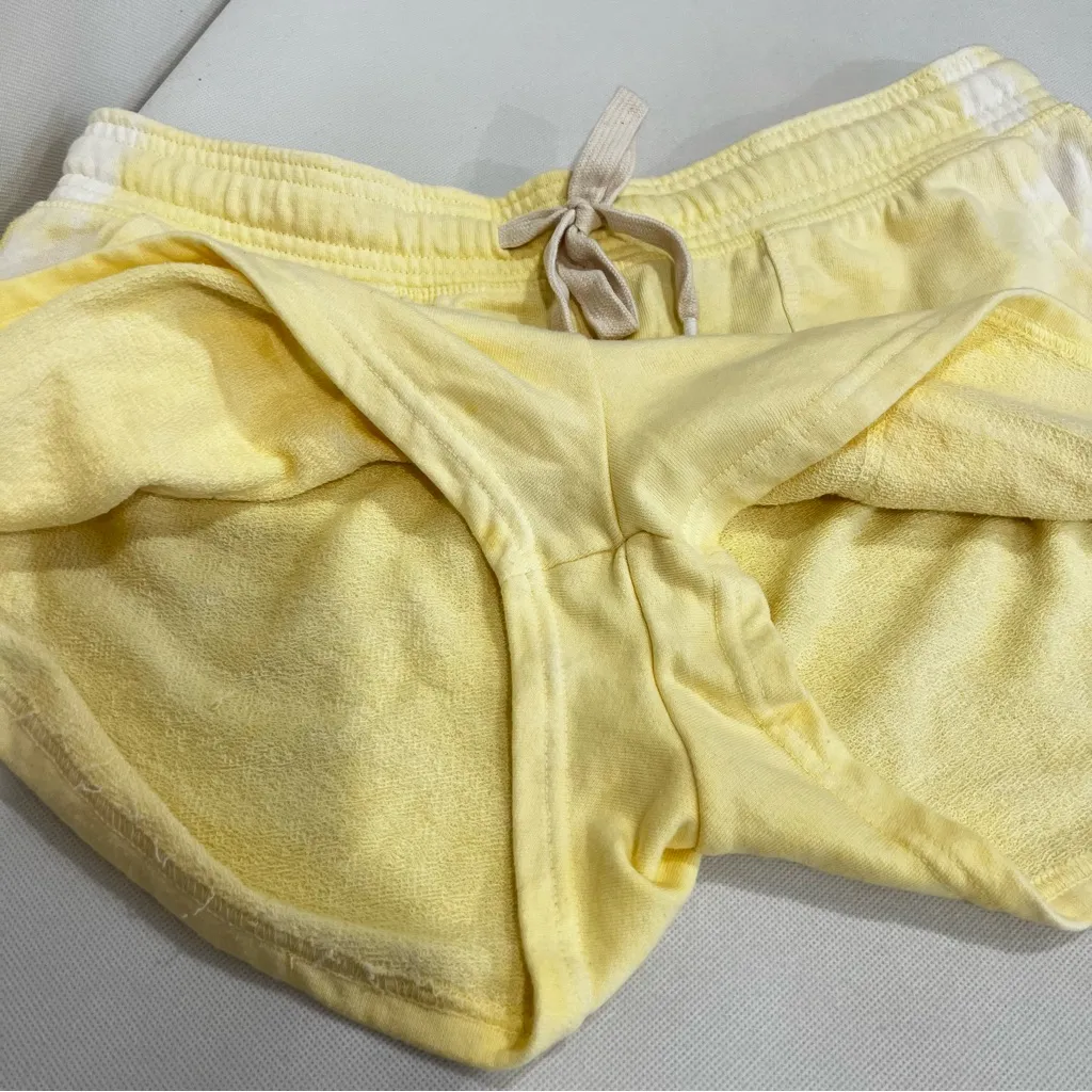 Wildfox Lemon Meringue Tie-Dye Broken Dreams Shorts Size Medium Side Pockets - Image 3
