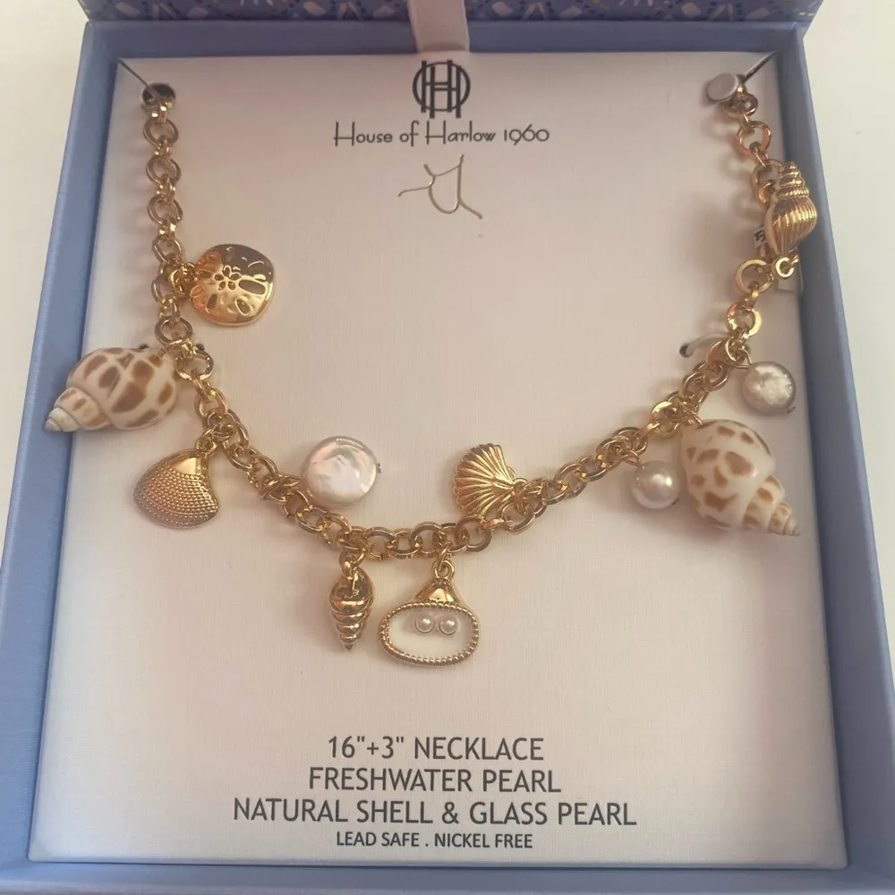 House of Harlow 1960 Gold and Natural Shell Necklace - Image 2