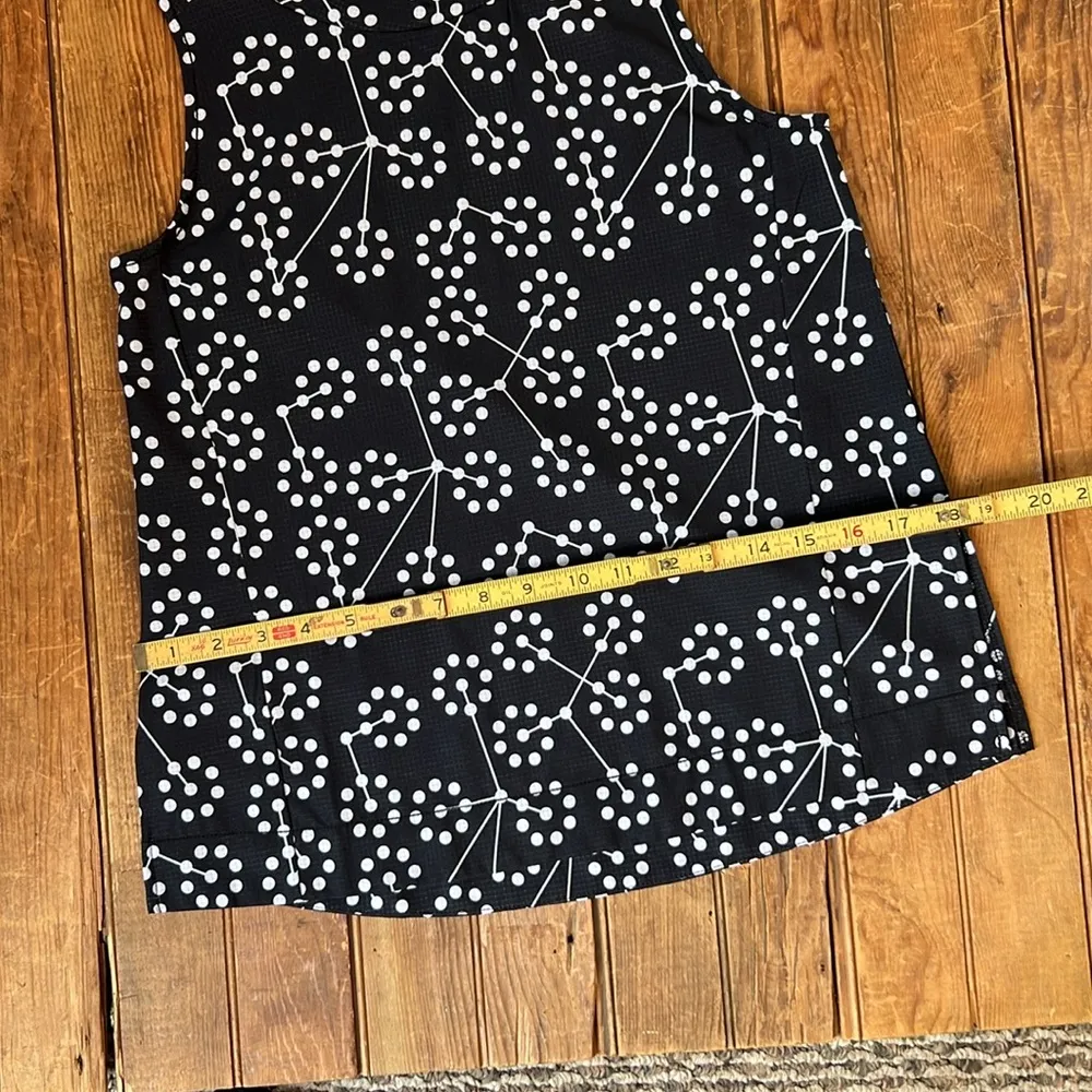 Women’s Oiselle Passport mock neck athletic sleeveless Black White Top size 4 - Image 4