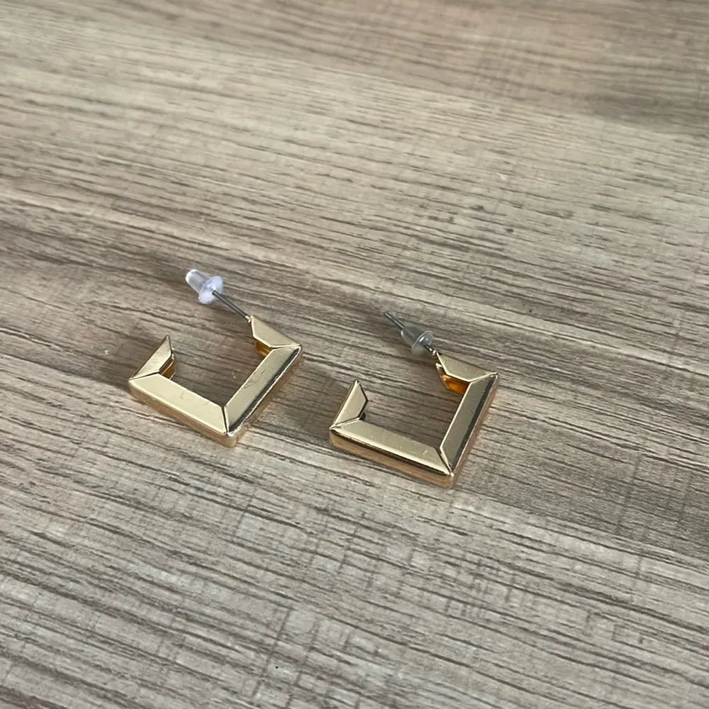 Square Block Curved Gold Earring Set - Image 3