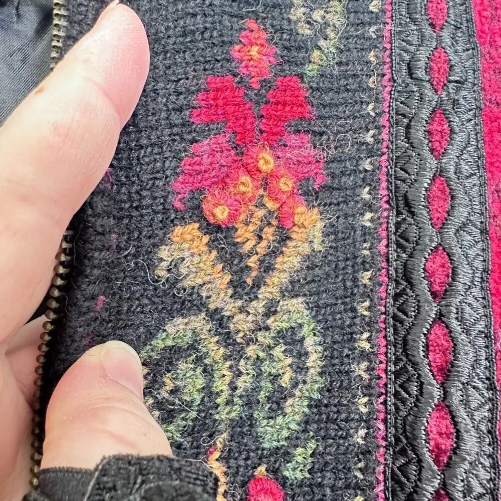 ICELANDIC DESIGN Burgundy‎ Red Floral Knit Wool Cardigan Sweater Jacket Size Med - Image 7