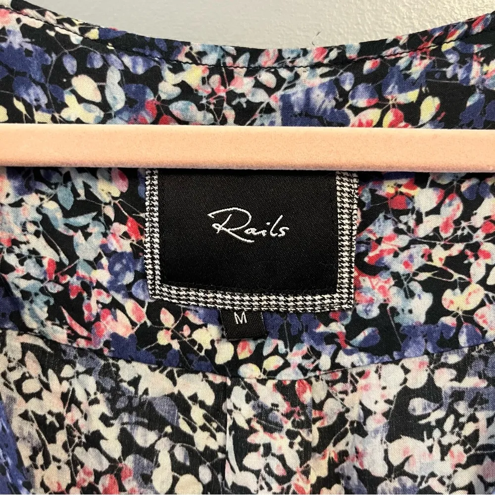 Rails  Romper Floral Sleeveless V Neck Romper w/ Pockets & Drawstring Waist M EUC - Image 3