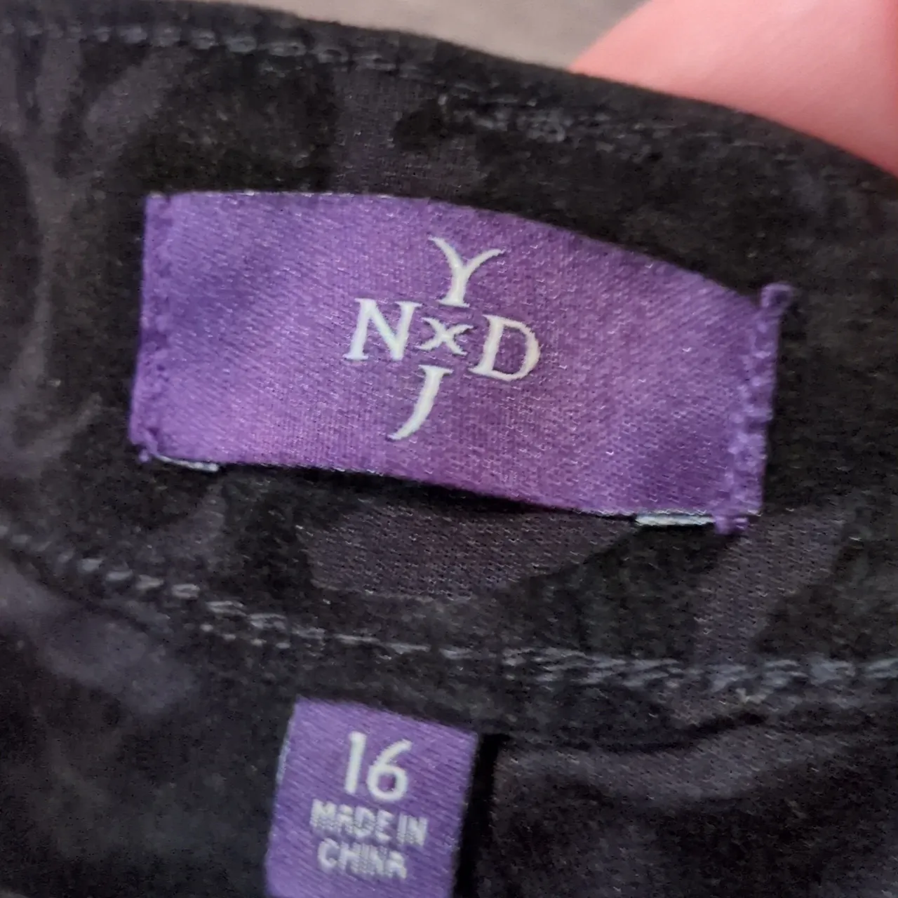 Nydj Lift Tuck Technology Black Velour Skinny Pants Size 16 - Image 5