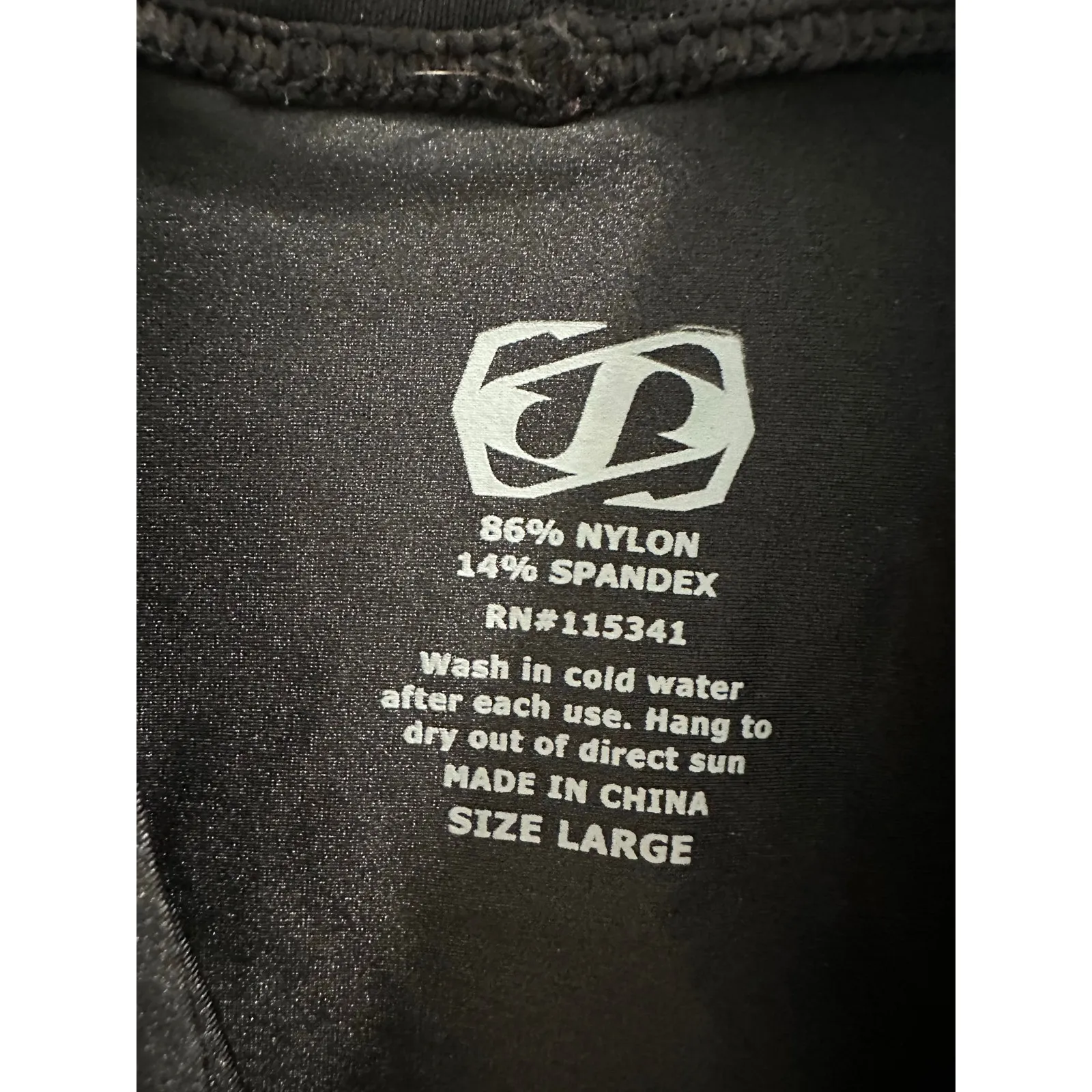 Jetpilot Women‘s Basic Black Halfsleeve Rashguard Rash Guard M/L EUC Swim Shirt Size L - Image 5