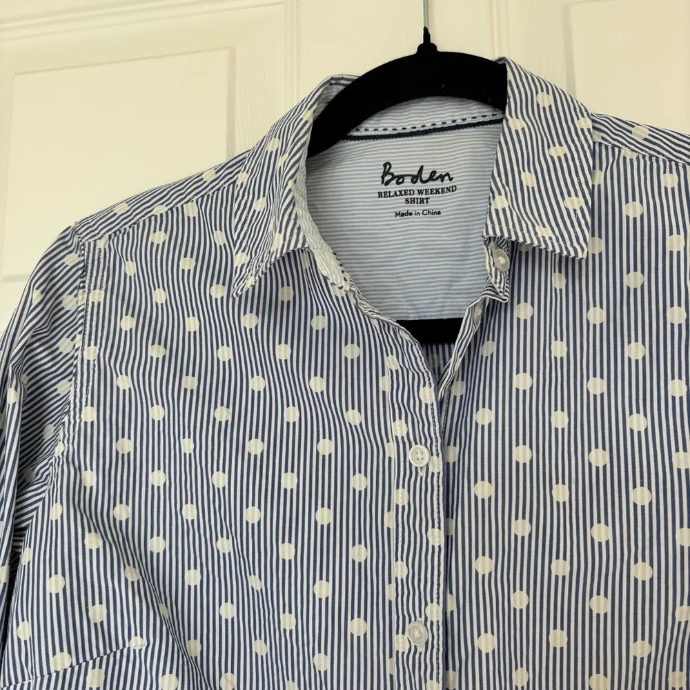 Boden Women's Relaxed Weekend Polka Dot Striped Shirt Blue White Cotton Size 6 - Image 2