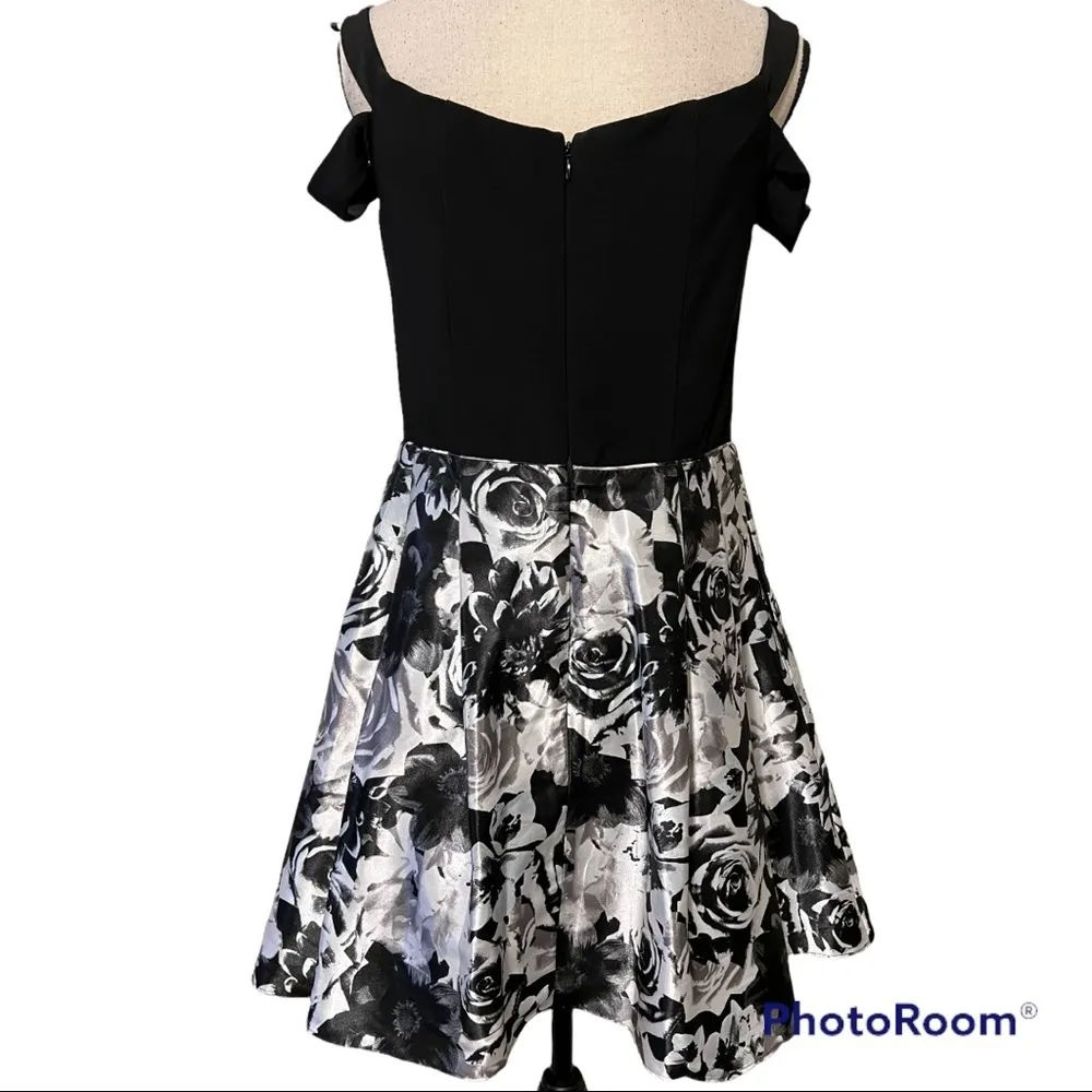 Blondie nites by Stacy Sklar size 11 black & white formal dress zip back strappy - Image 3