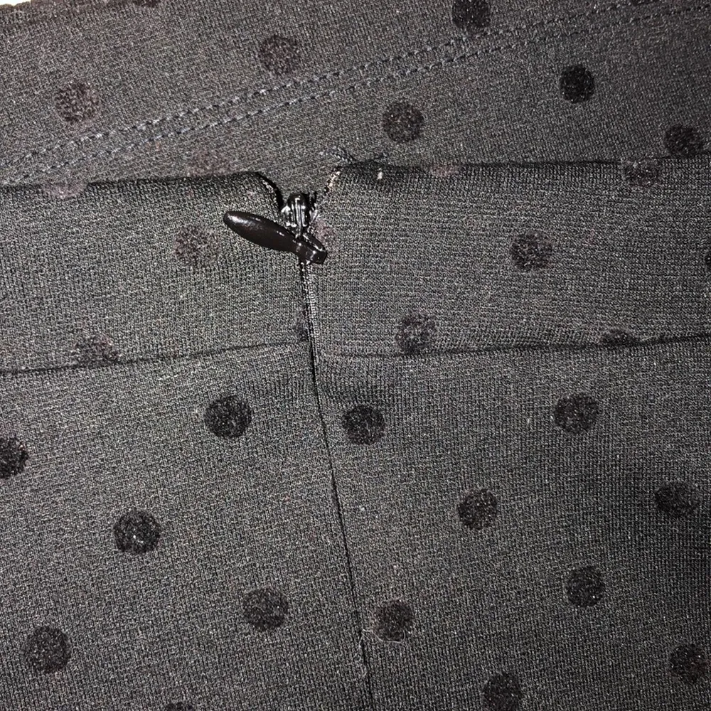 Ann Taylor LOFT sz 6 black polka dot career skirt - Image 5