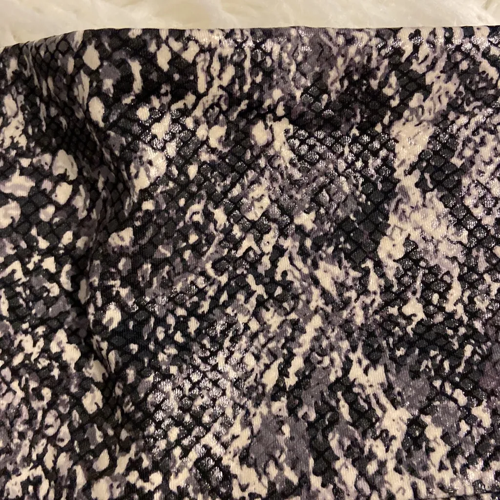 SPANX  Leggings in Black and Gray size M brand new with tag inseam 26” - Image 8