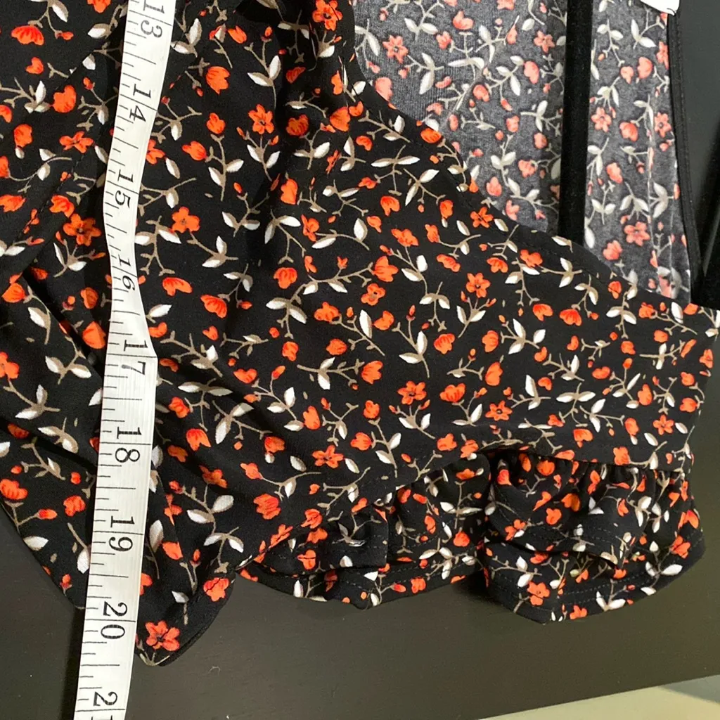 Kaileigh Floral Flutter Cap Sleeve Wrap Blouse XL - Image 3