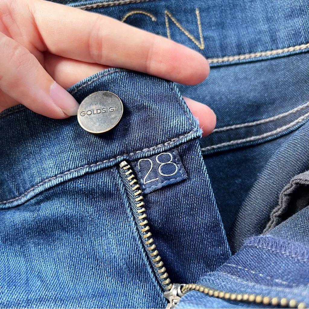 GOLDSIGN • Frontier slim straight jeans cropped ankle medium blue wash faded Size 28 - Image 5