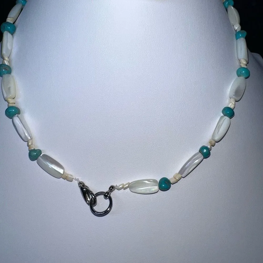 Vintage Mother of Pearl and Turquoise‎ Chip Necklace Blue - Image 6