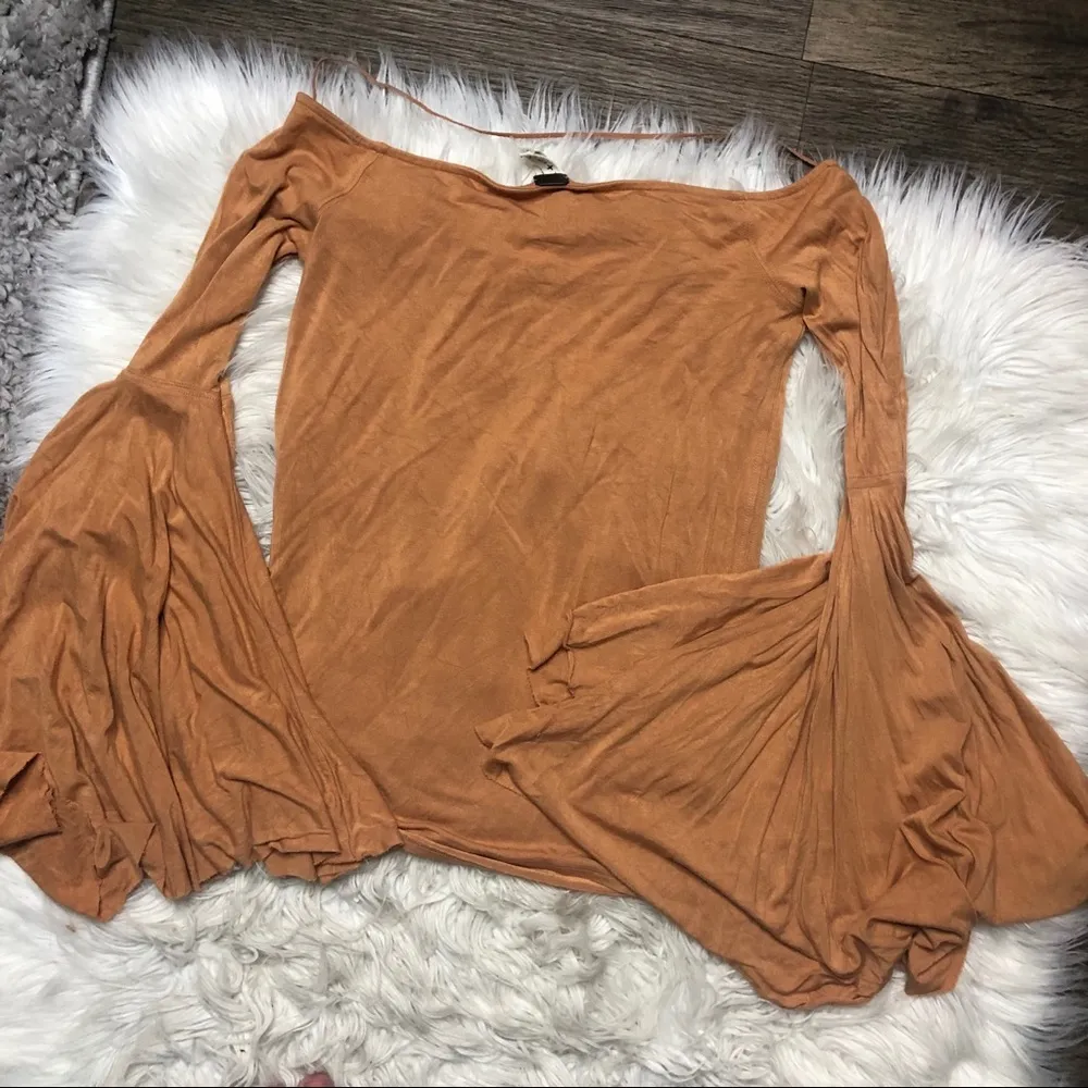 Free People Off Shoulder Bell Sleeve LS top - Image 6