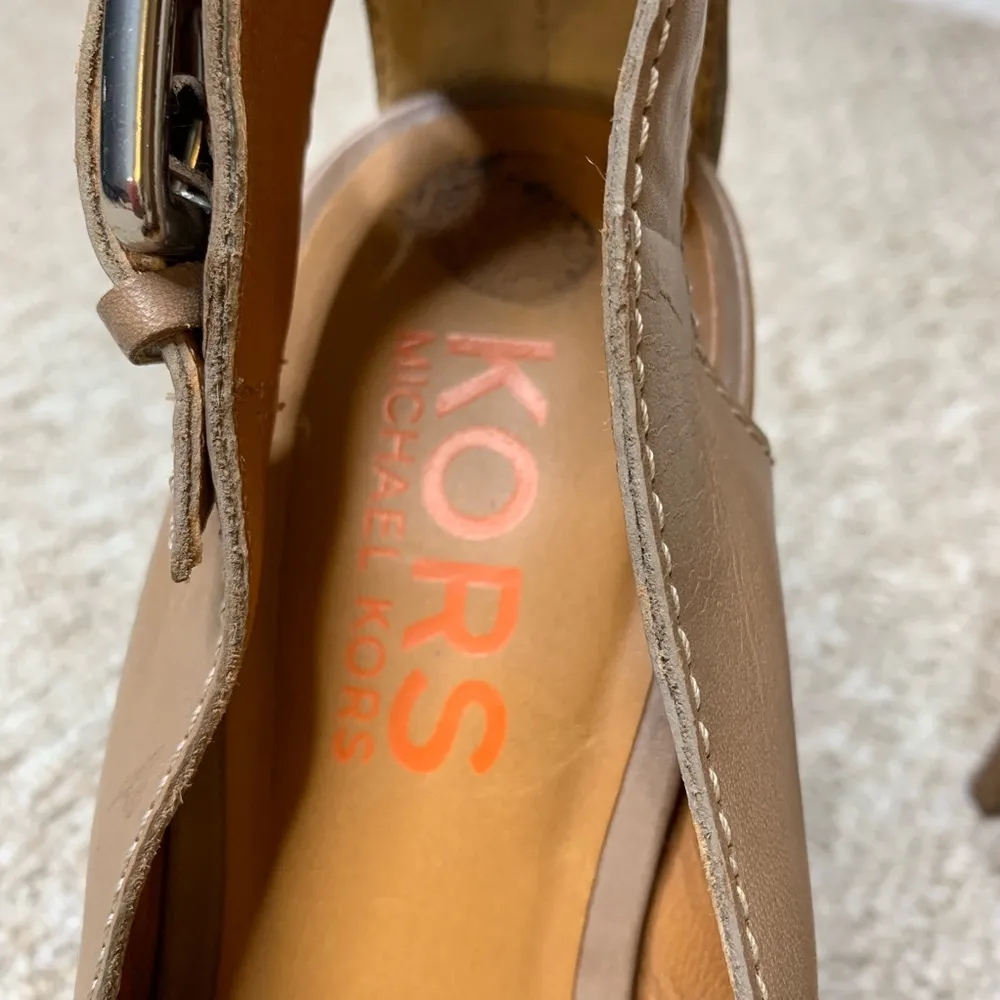 KORS Michael Kors Peep Toe Buckle Platform Heels Size 7.5 - Image 7