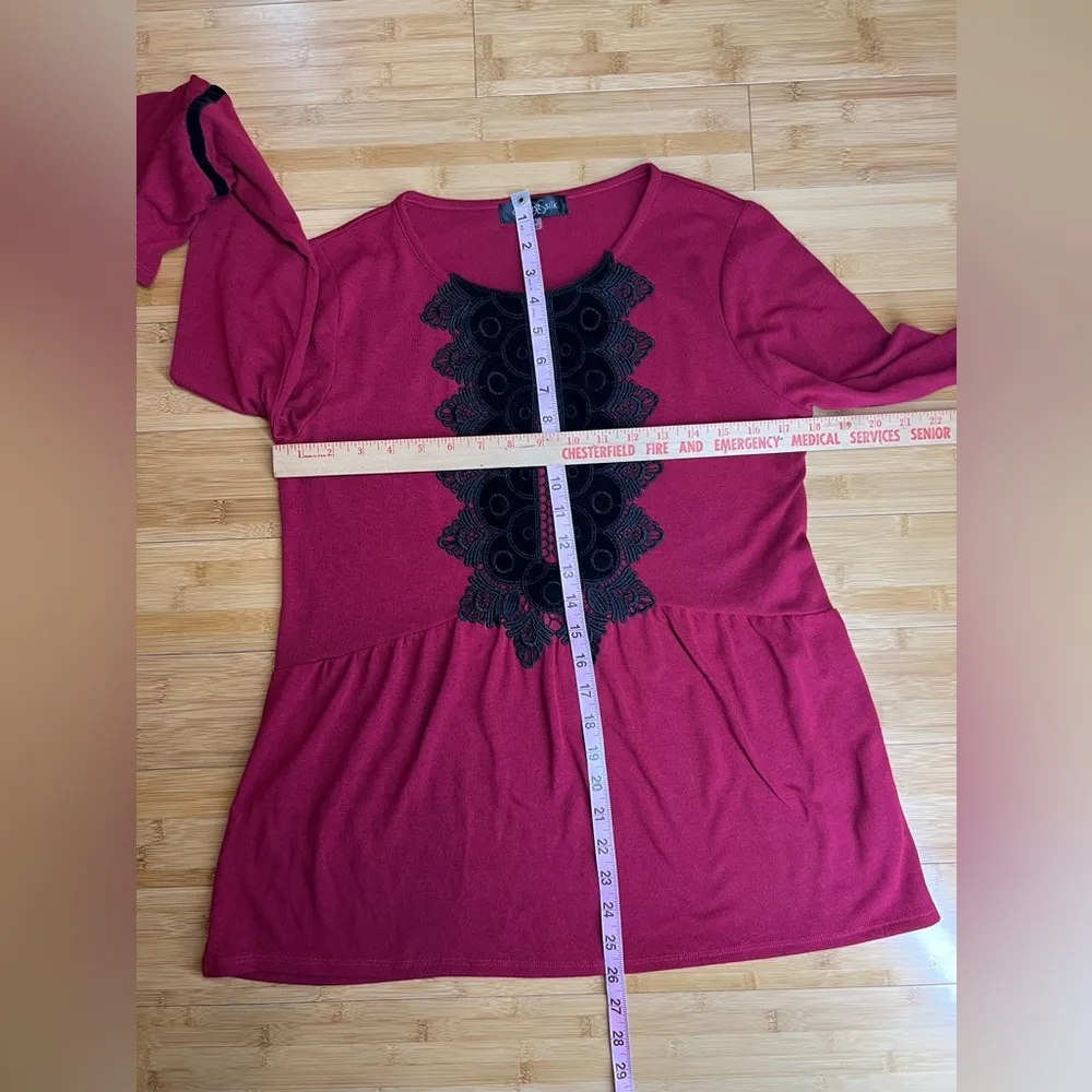 August Silk women’s Velvet Applique Casual long sleeve Top w/Flutter cuffs|Sz:M - Image 7