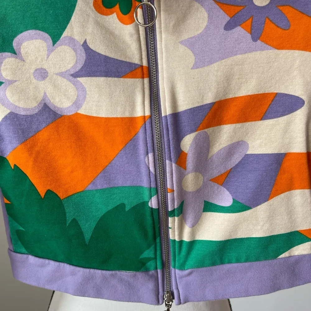 Divided size extra small cropped zip up hoodie - Image 8