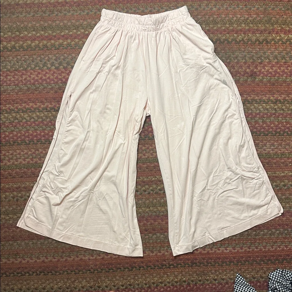 FREE PEOPLE MOVEMENT HOT SHOT LIGHT PINK SIDE SLIT WIDE LEG SWEATPANTS STRETCH - Image 3