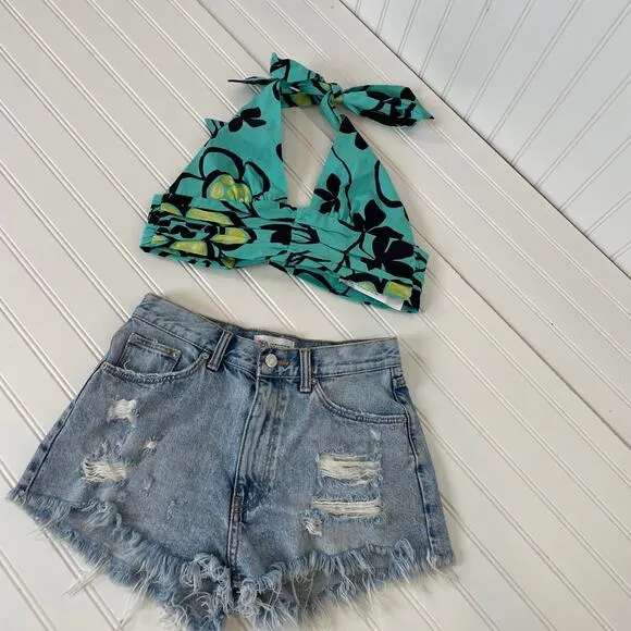 Zara Women’s 80s Halter Crop Top & Distressed Cut off Denim Shorts Bundle Size S - Image 2