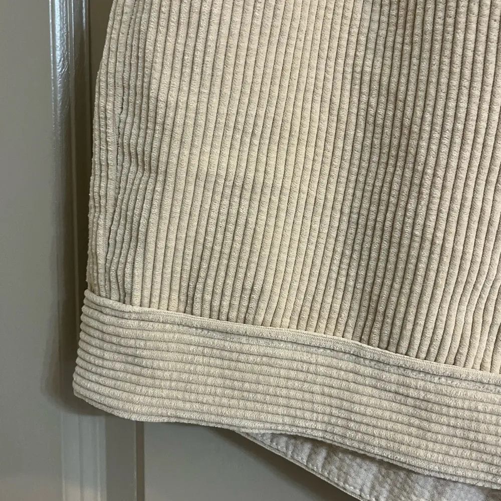 NWT  Edwards Shorts Beige Size 6 - Image 9