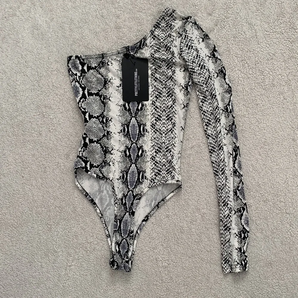 Pretty Little Thing | One Shoulder Snakeskin Bodysuit - Image 5