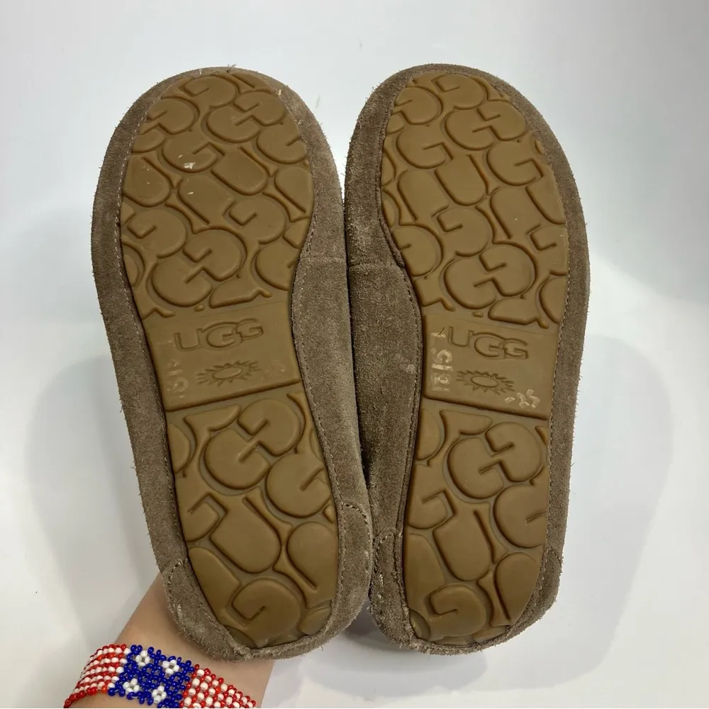 UGG Dakota slippers taupe women’s size 6 house shoes casual shearling lined - Image 7