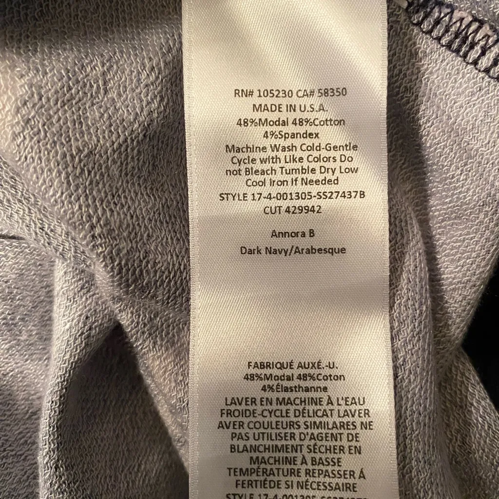 JOIE Kissing Lips Women’s Blue Navy Sweater Size Small - Image 9