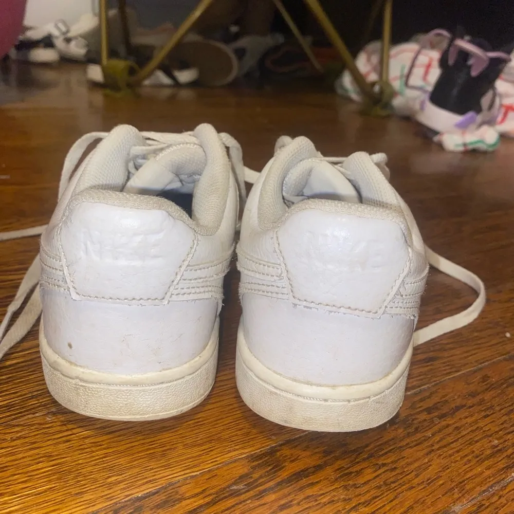 white nike air forces - Image 4