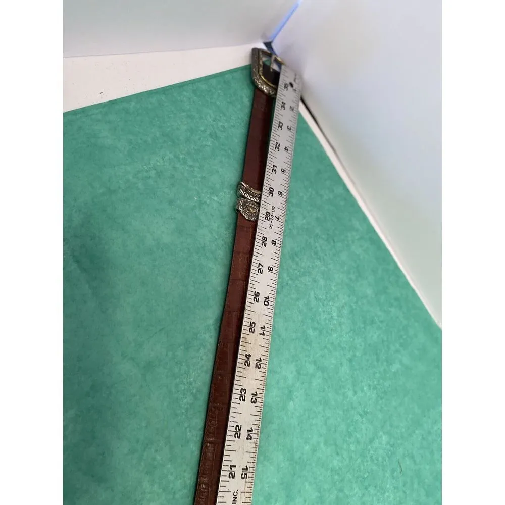 Ladies leather reversible belt black and brown with embellishments. Size med/30. - Image 4