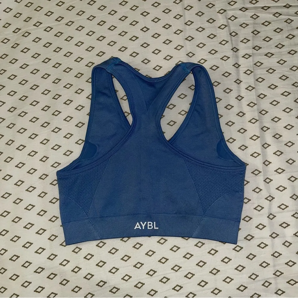 Aybl seamless sport bra size xs - Image 3