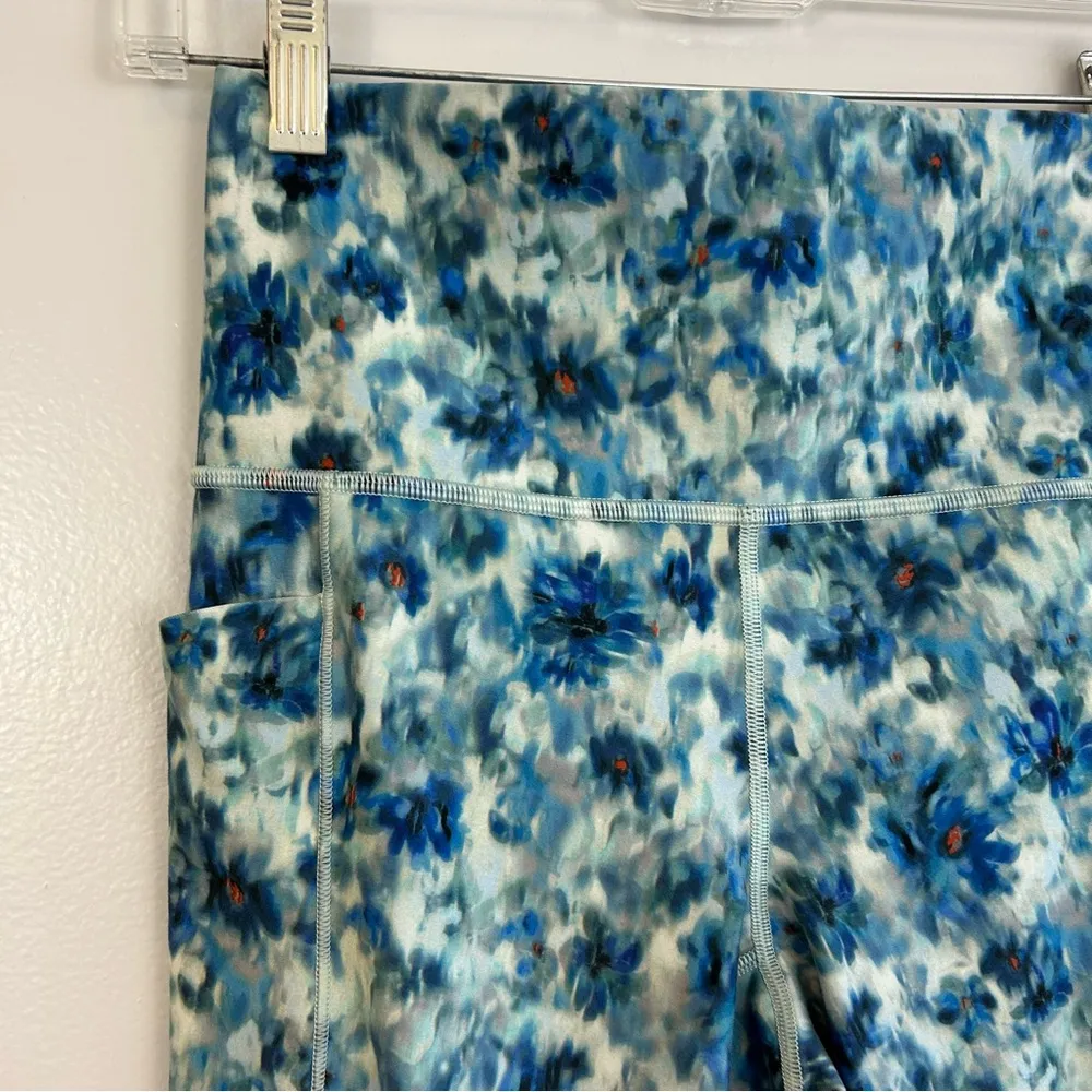 Athleta Blue Floral Delancey Skyline Salutation Stash 7/8 Leggings Size Small - Image 4