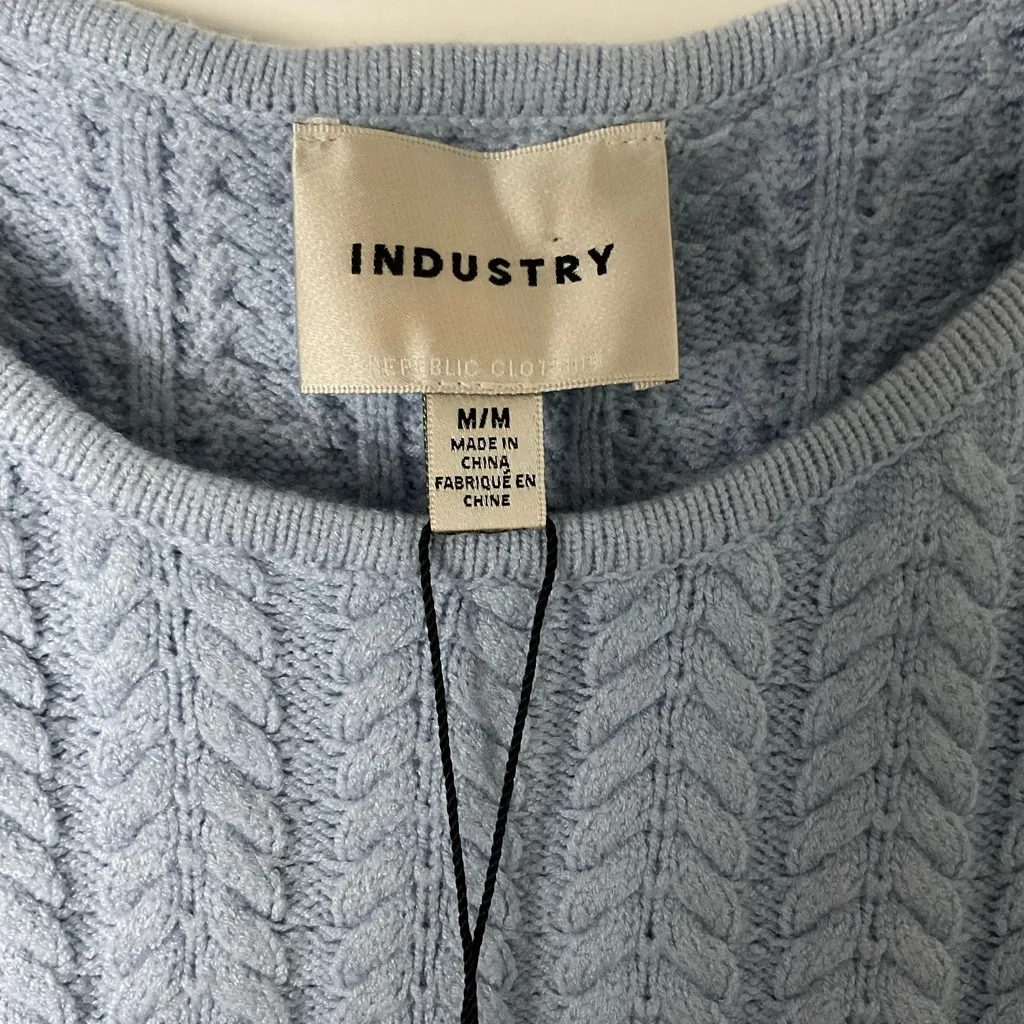 Industry Low Tide Cable Knit Short Sleeve Sweater Size Medium Blue - Image 2
