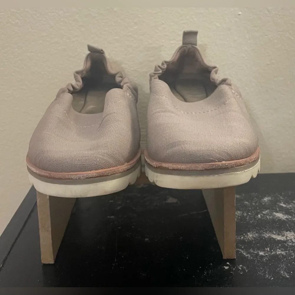 Louise et Cie Celeste Suede Slip-Ons Silt/Taupe Sz 7.5 - Image 3