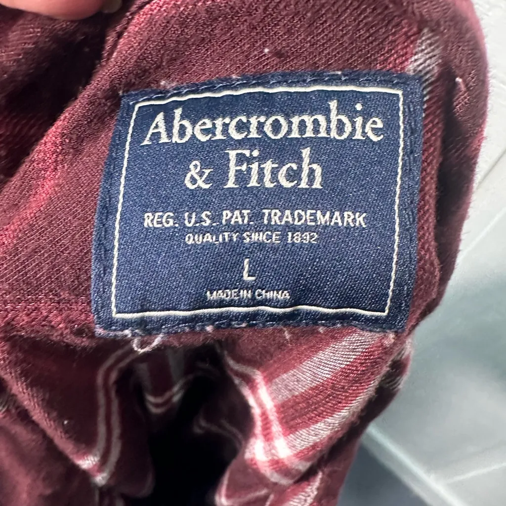 Abercrombie & Fitch Women’s Burgundy Plaid Top Size Large EUC - Image 8
