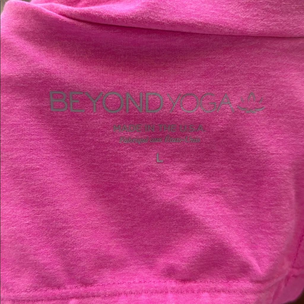 Beyond Yoga Focus Crop Razorback Tank in Pink Hype Heather - Image 4