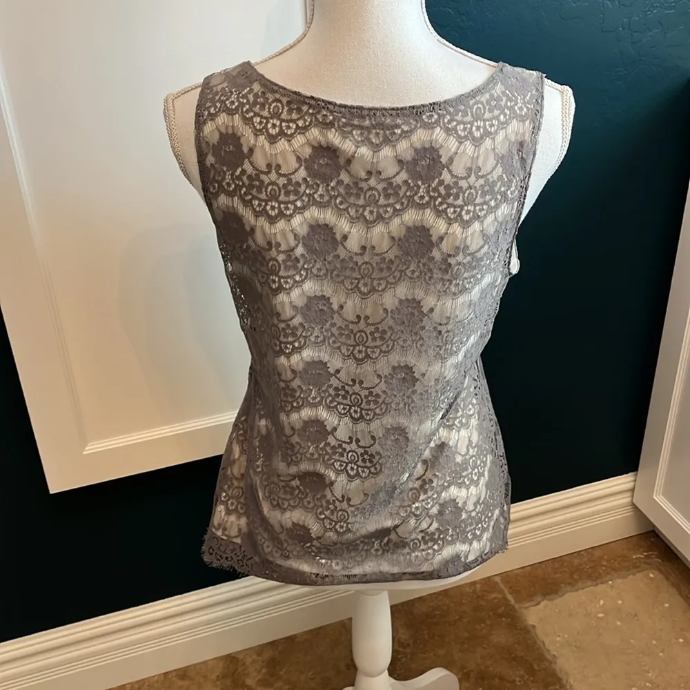 Banana Republic gray lace tank top - Image 2