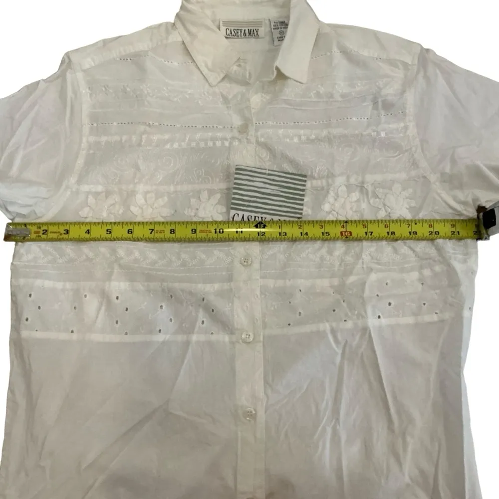 Vintage Casey & Max white embroidered eyelet short sleeve button up shirt medium - Image 4